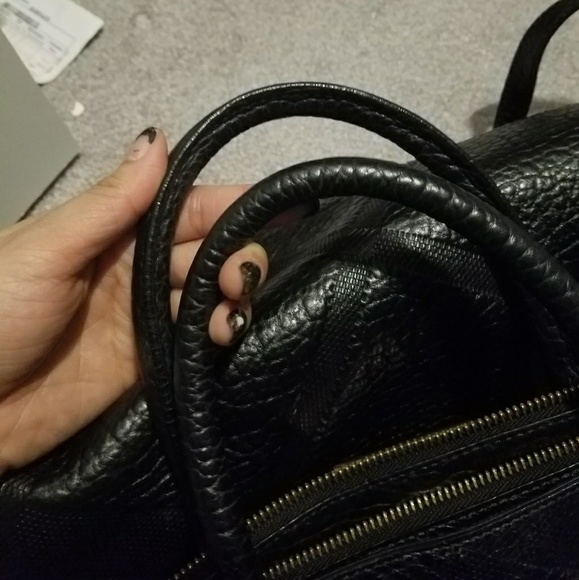 Authentic Burberry black grain leather tote - Picture 6 of 8